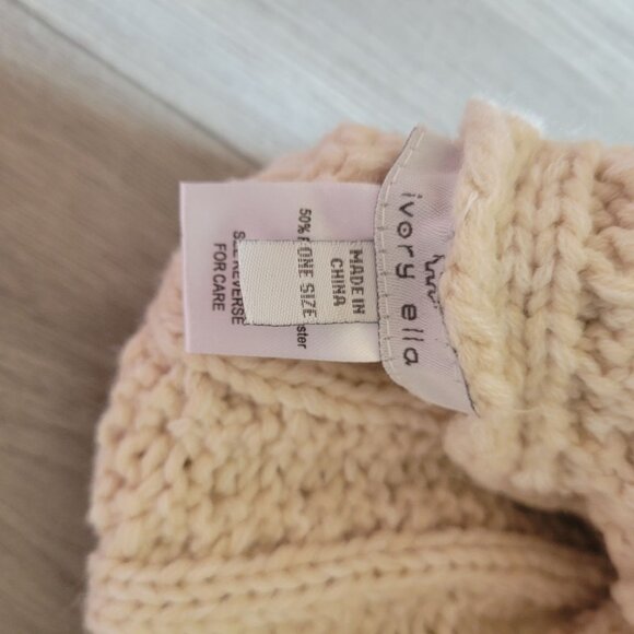 Ivory Ella Womens Beige Cable Knit Pom-Pom Beanie - Picture 6 of 7